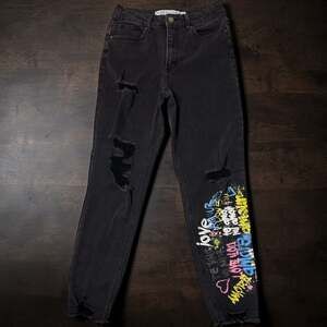 Tinseltown High Rise Distressed Mom Jeans with Colorful Graffiti Graphics Size 9